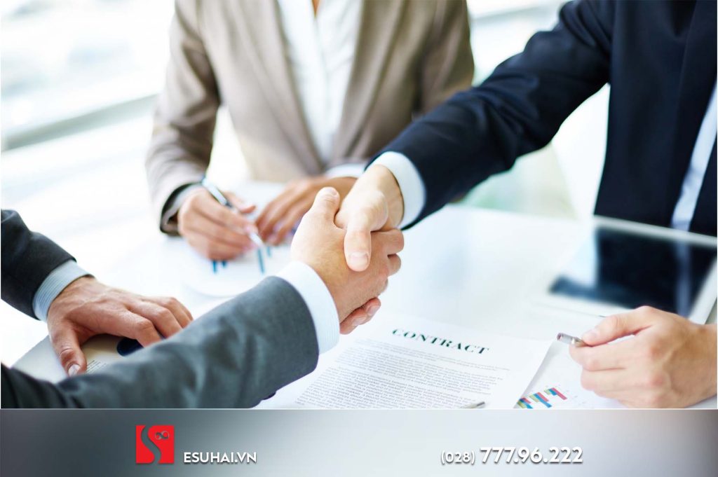 Đừng làm việc thông qua trung gian vì vừa mất thời gian vừa chịu những khoản phí không đáng có